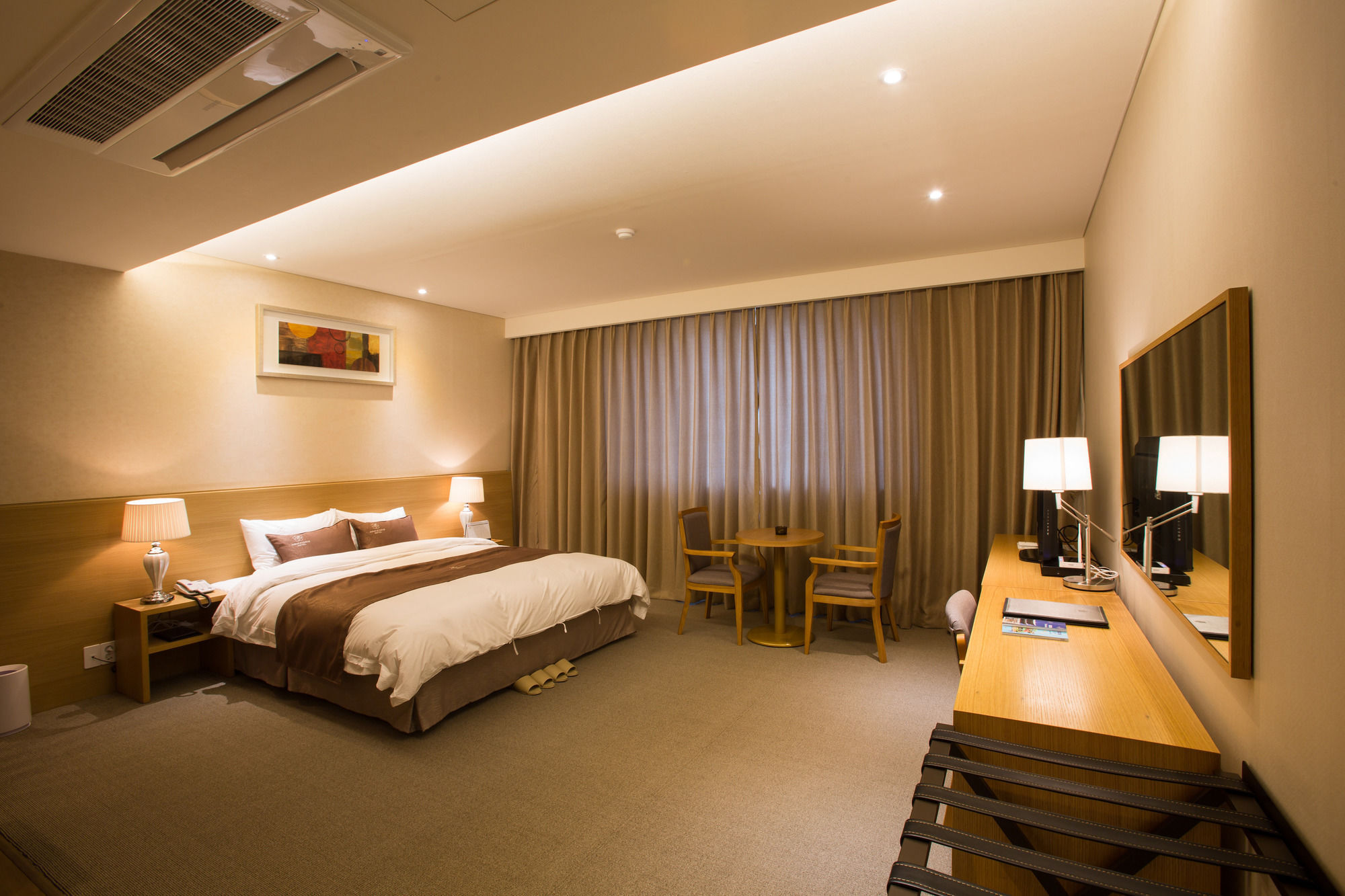 Dong Gyeong Hotel Тхонйон Екстер'єр фото