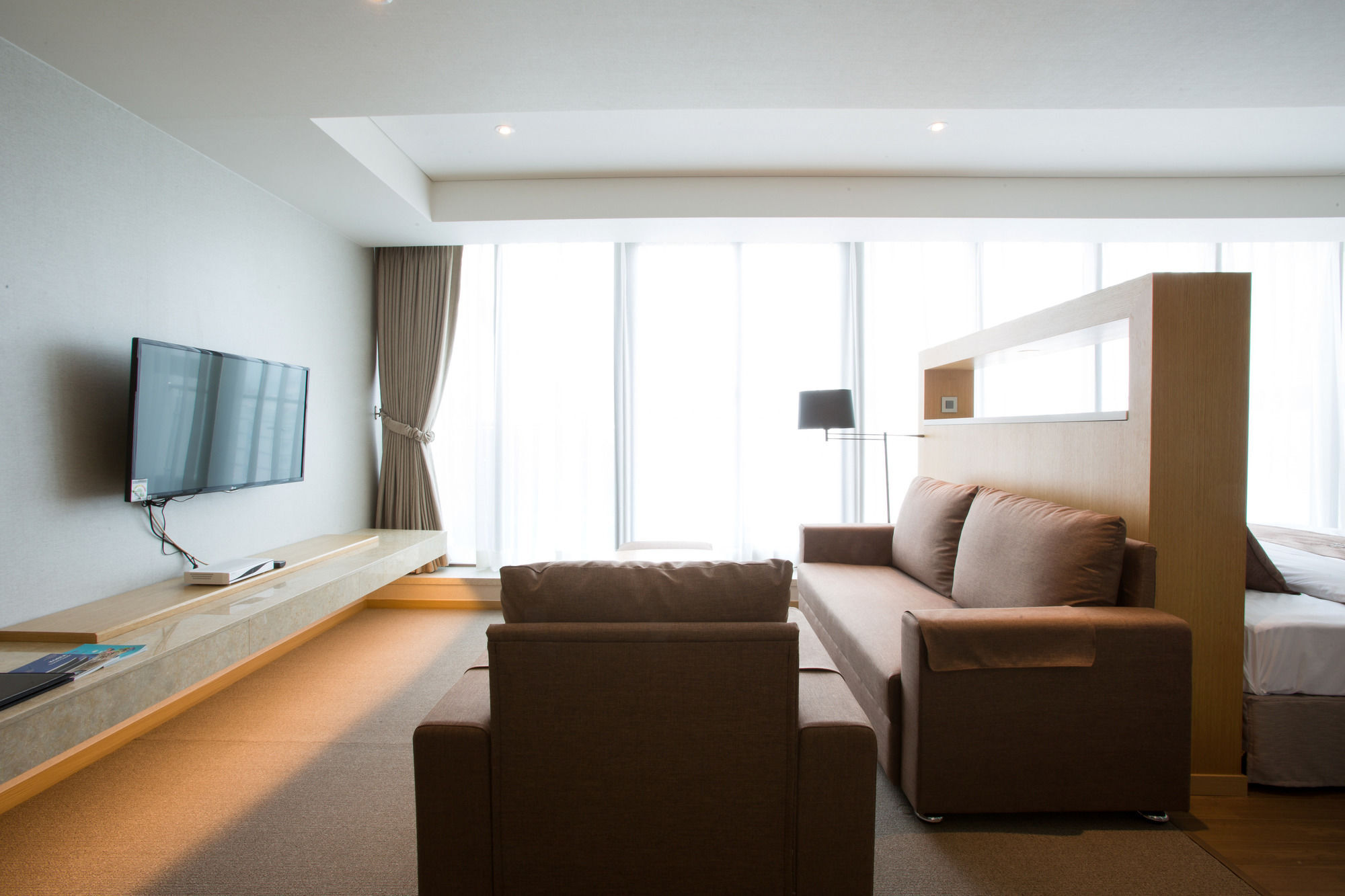 Dong Gyeong Hotel Тхонйон Екстер'єр фото