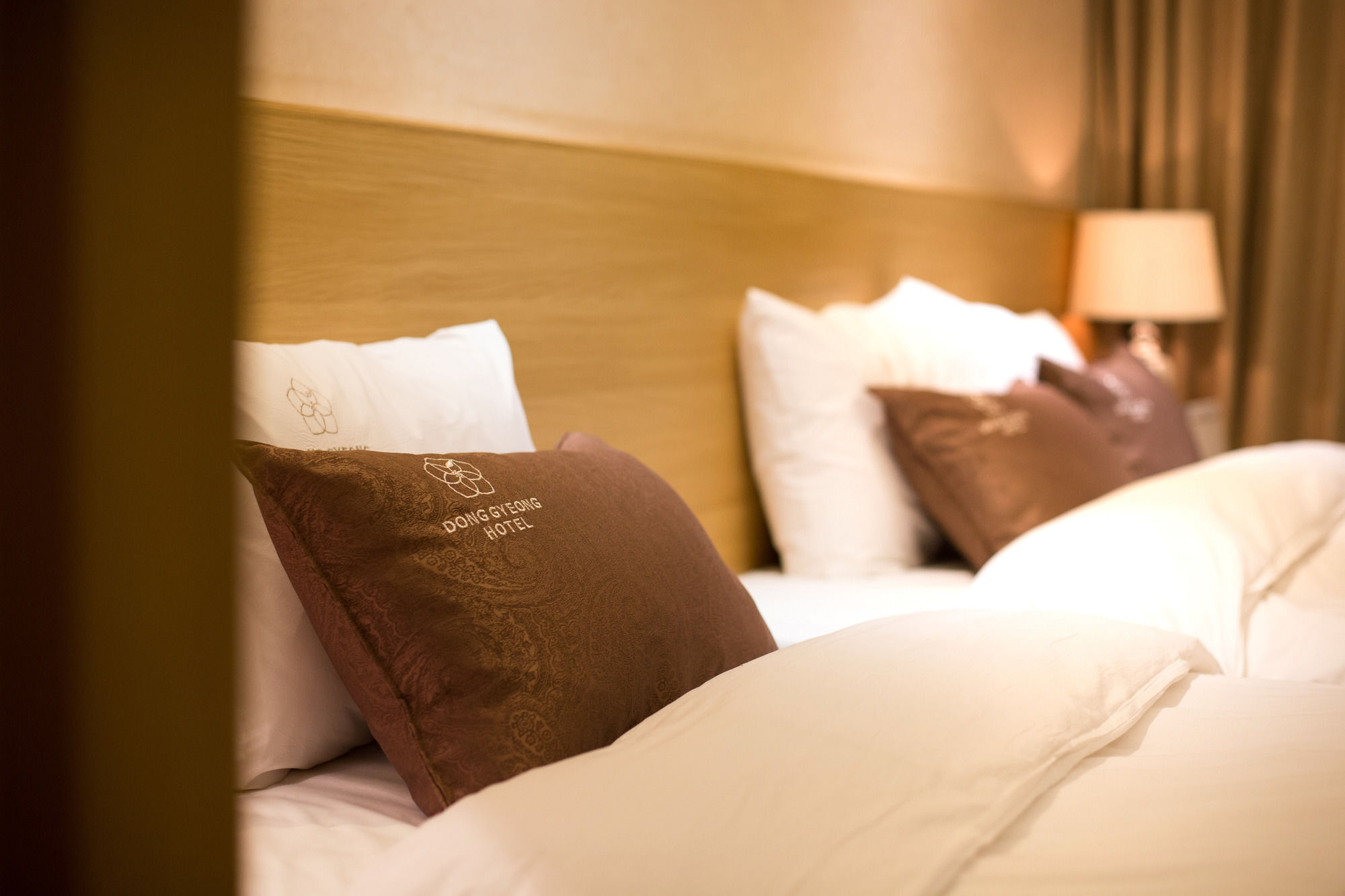 Dong Gyeong Hotel Тхонйон Екстер'єр фото