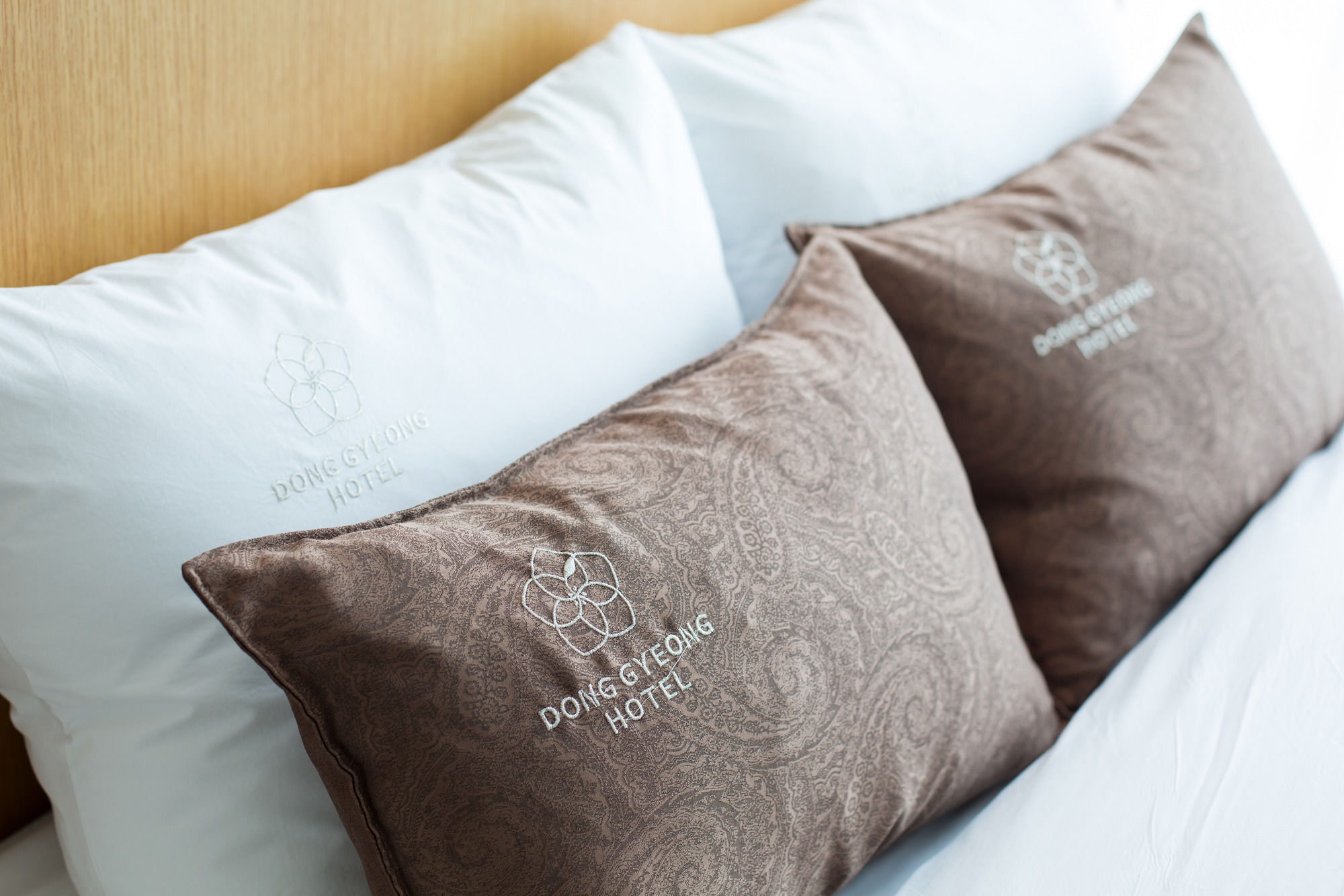 Dong Gyeong Hotel Тхонйон Екстер'єр фото