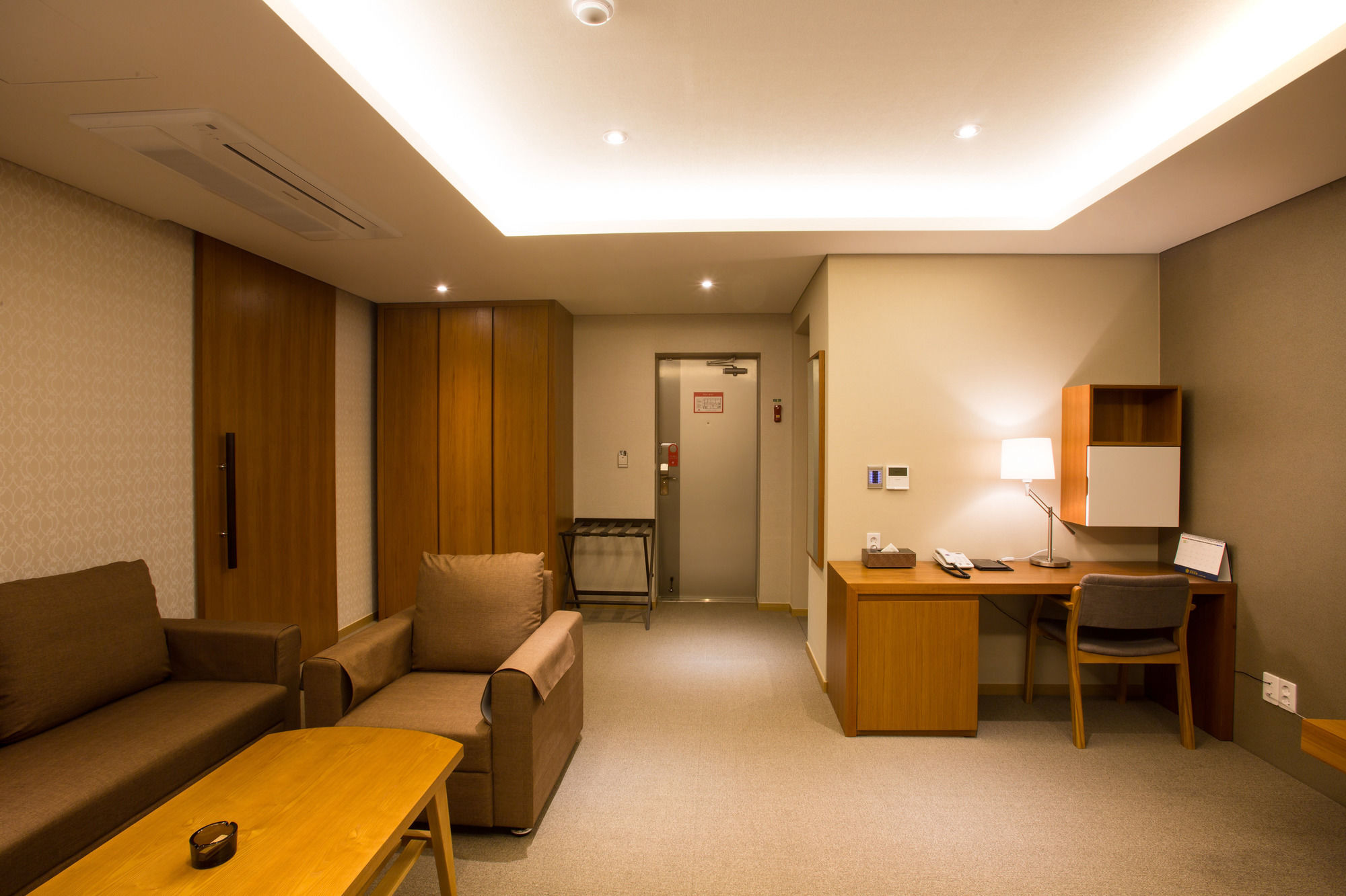 Dong Gyeong Hotel Тхонйон Екстер'єр фото